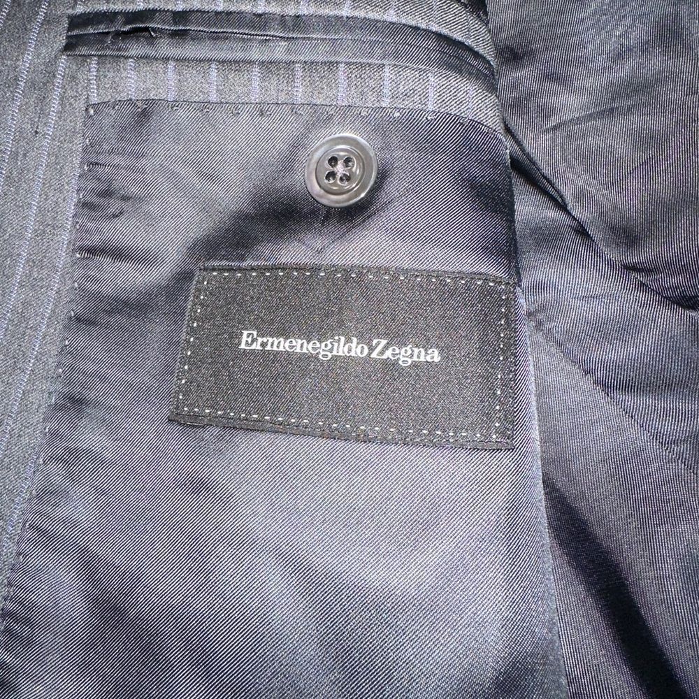 Ermenegildo Zegna Pinstripe with Surgeon's cuffs - Picture 5 of 7